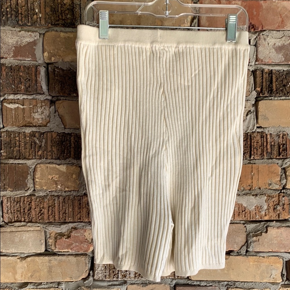 Missguided Cream Ribbed Bike Shorts - Picture 6 of 7